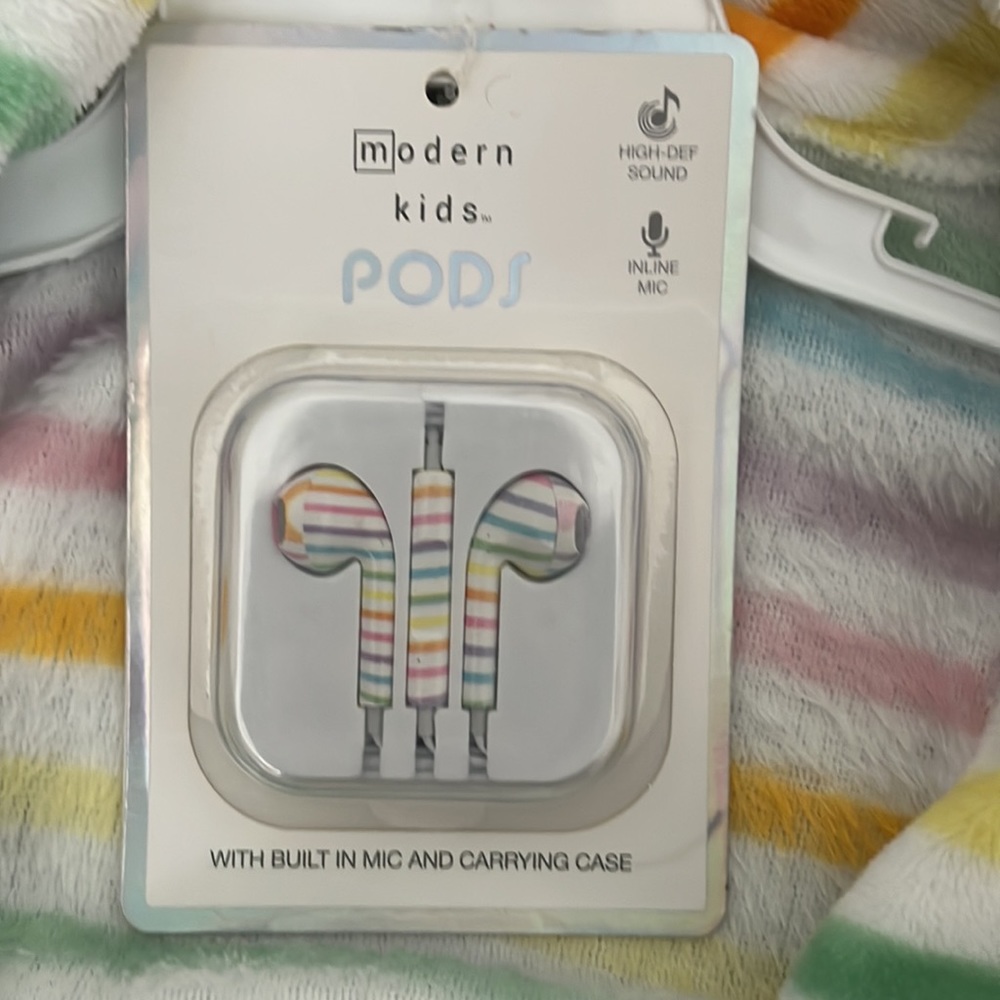 Modern Kids Robe - Picture 3 of 5